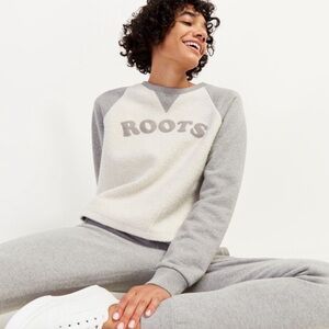 Roots Crewneck Sweatshirt size XS